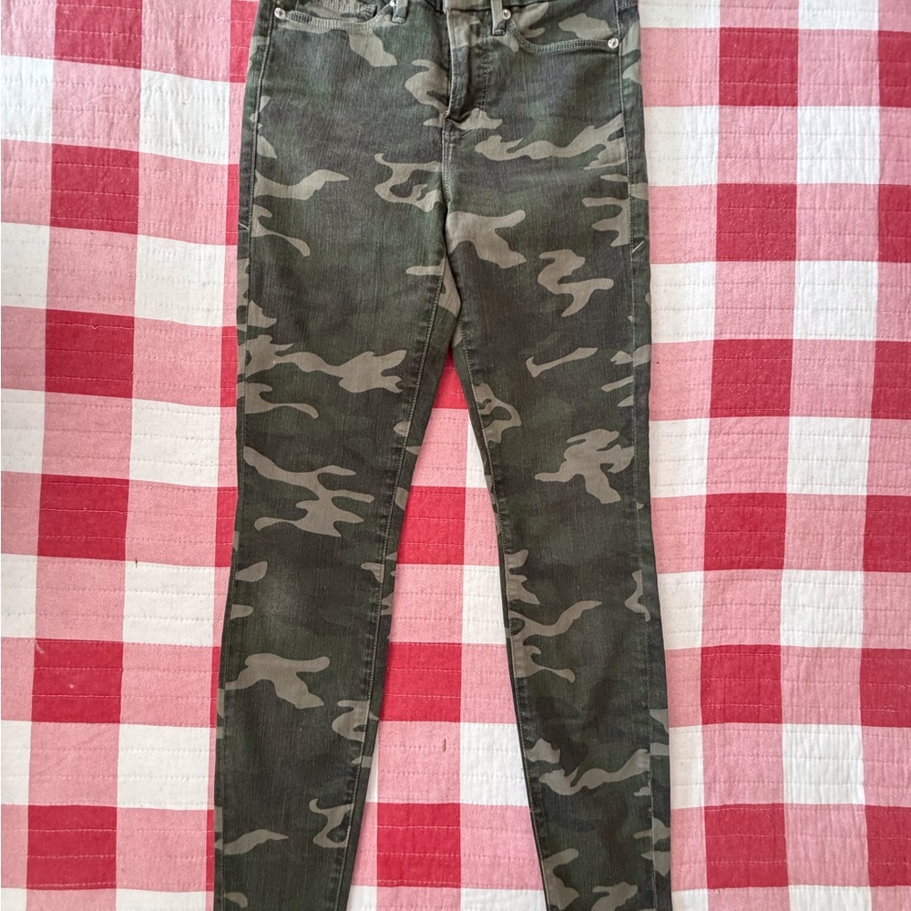 Good American Camo Skinny Jeans women’s size 00/24